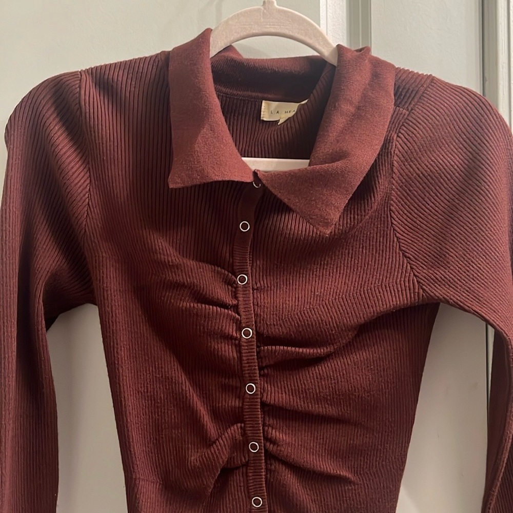 Cropped bodycon top with collar